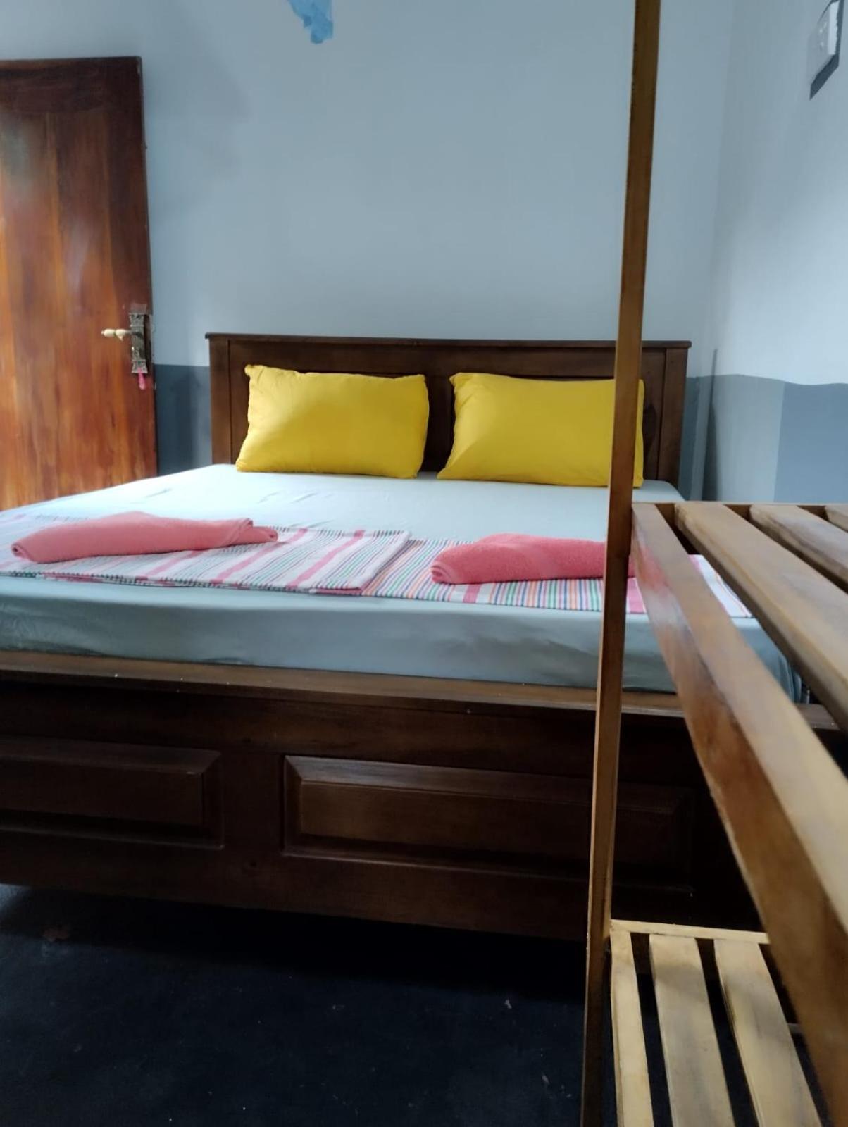 Mirissa Niraj Guest Hotel Room photo